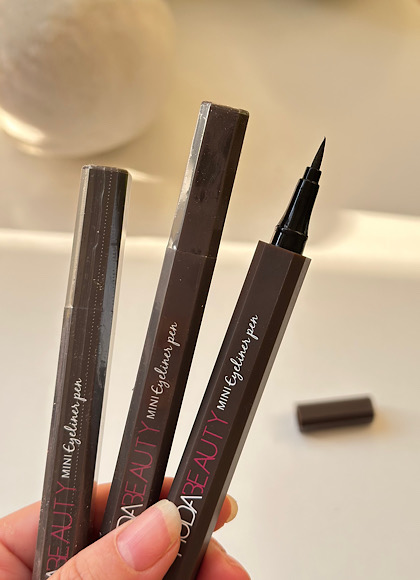 خط چشم ماژیکی مشکی هدی بیوتی