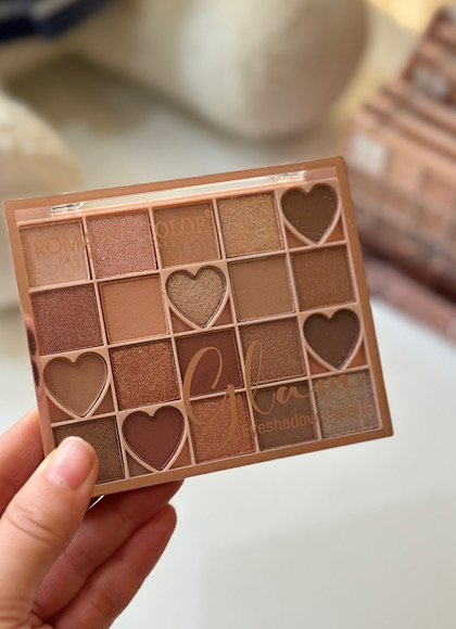 پالت سایه قهوه ای قلبی