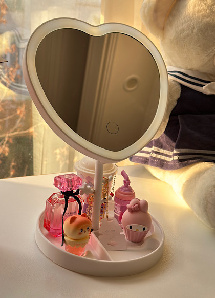 آینه رومیزی قلبی